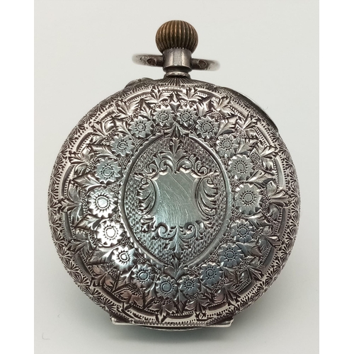 981 - A sterling silver pocket watch, with beautiful engraving, case: 35 mm, white dial , weight: 35 g. Fr... 