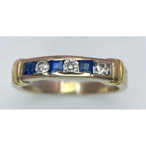 642 - An 18 K yellow gold ring with alternating blue sapphires and diamonds. Size: K, weight: 3.2 g.