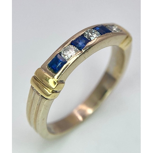 642 - An 18 K yellow gold ring with alternating blue sapphires and diamonds. Size: K, weight: 3.2 g.