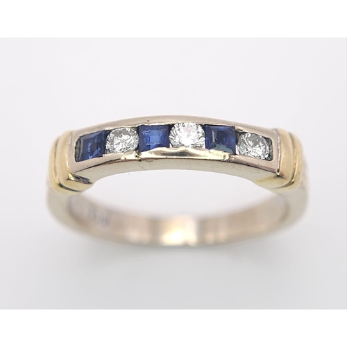 642 - An 18 K yellow gold ring with alternating blue sapphires and diamonds. Size: K, weight: 3.2 g.