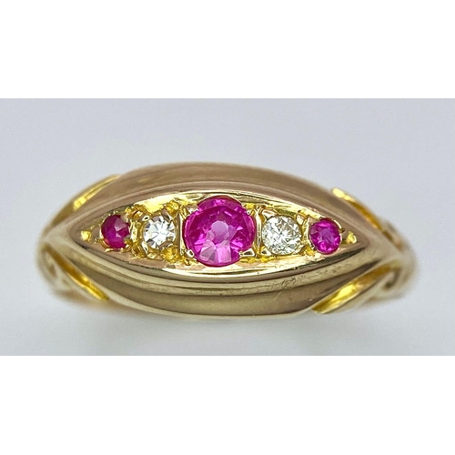 657 - AN ANTIQUE 18K YELLOW GOLD DIAMOND & RUBY RING, WEIGHT 2.3G SIZE P