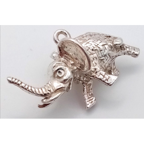 1070 - A VINTAGE STERLING SILVER ELEPHANT CHARM/PENDANT, WEIGHT 5.6G