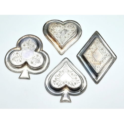 562 - A collection of four sterling silver Gambling Ashtrays in original box. Tweight: 49 g.