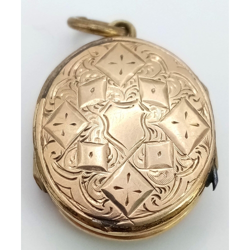 898 - A Vintage 9K (tested) Yellow Gold Double Locket. 3cm. 3.6g weight.