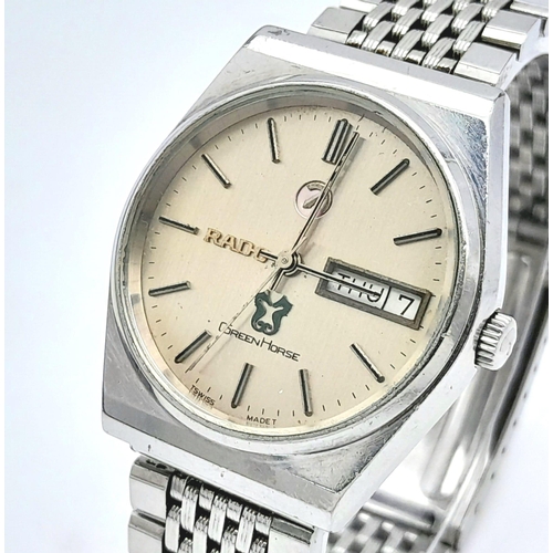 914 - A Vintage Rado 'Green Horse' Automatic Gents Watch. Stainless steel bracelet and case - 34mm. Silver... 