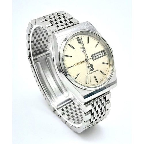 914 - A Vintage Rado 'Green Horse' Automatic Gents Watch. Stainless steel bracelet and case - 34mm. Silver... 