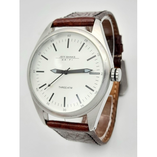 1048 - A Men’s Vintage Jeff Banks Quartz Watch. 46mm Including Crown. Full Working Order.