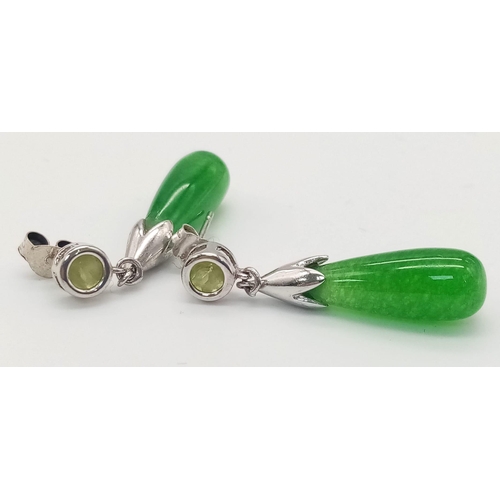 1069 - Pair of Vintage Sterling Silver Jade and Peridot Tear Drop Earrings. 3cm Length.