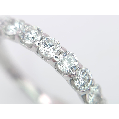 527 - An 18 K white gold half eternity ring with good quality brilliant cut diamonds. Size: O, weight: 2.9... 