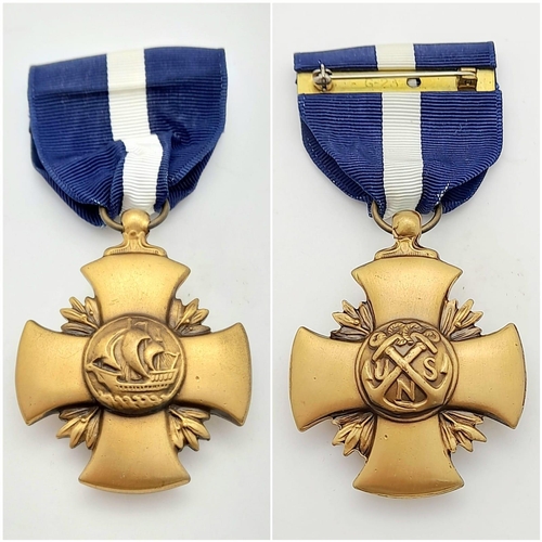 851 - An American Navy Cross Medal in Presentation Case.