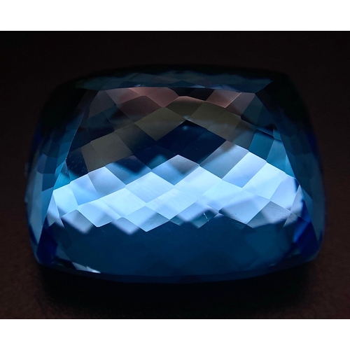 544 - A large (123.48 carats) natural topaz, vivid sky blue uniform colour, with no issues. With a WORLD G... 