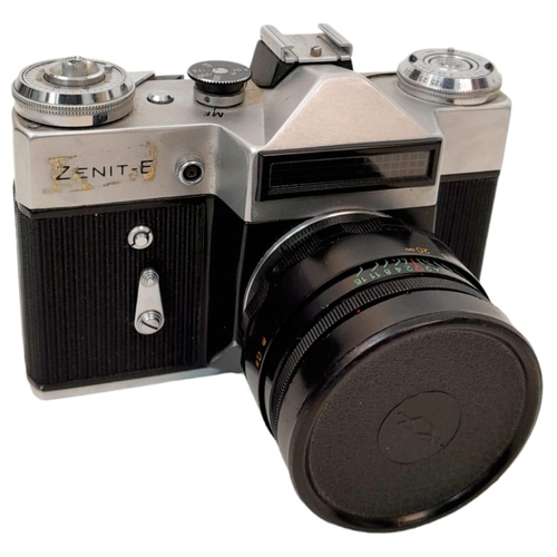 775 - A Selection of Vintage 35mm and Digital Cameras - Please see photos for finer details. A/F.