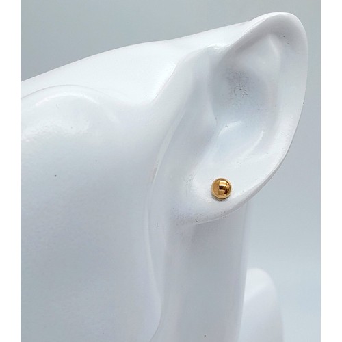 692 - PAIR OF 9K YELLOW GOLD BALL STUDS EARRINGS, 0.4G