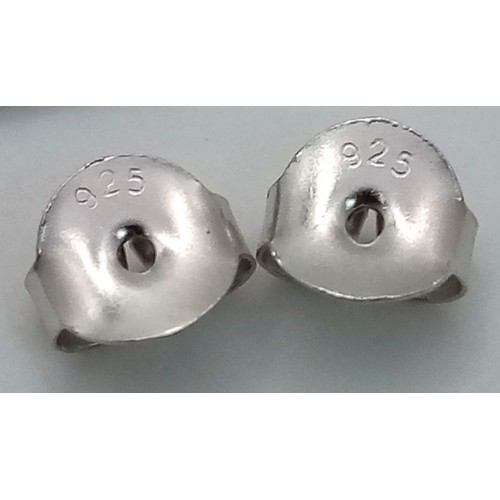 1027 - A MATCHING SET OF STERLING SILVER STONE SET TRINGULAR STUD EARRINGS AND PENDANT, WEIGHT 4.1G