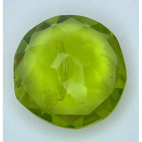 1242 - A 2.20ct Faceted Brazilian Peridot. Round Shape. GLI Certified. Ref: CV51