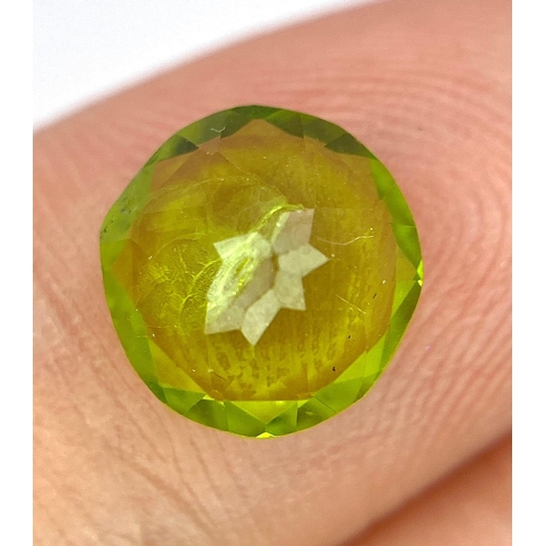 1242 - A 2.20ct Faceted Brazilian Peridot. Round Shape. GLI Certified. Ref: CV51