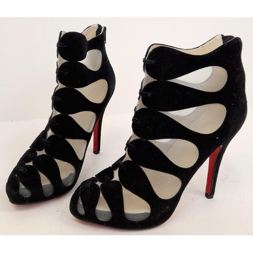 1325 - A pair of  Louboutin high heels 