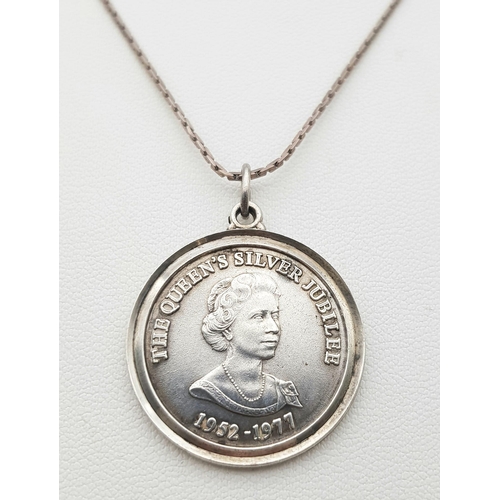 1198 - A vintage sterling silver Queen's Jubilee coin pendant on silver chain. Full hallmarks Birmingham, 1... 