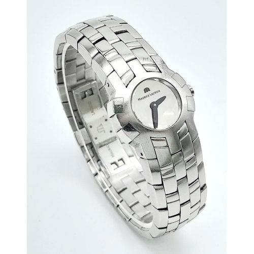 1185 - A Maurice Lacroix Quartz Ladies Watch. Stainless steel bracelet and case - 24mm. Silver tone dial. I... 