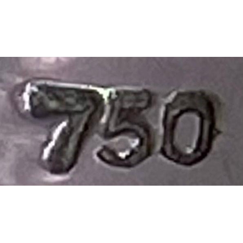 24 - An 18K White Gold Diamond Ring. Central VS2 1ct Princess Cut Near White Diamond with Round Cut Diamo... 