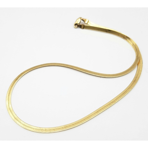 65 - An Italian 9K Yellow Gold Herringbone Necklace. 40cm. 4.6g weight.
