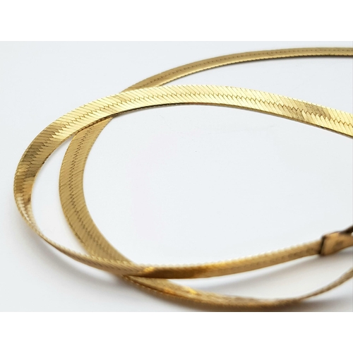 65 - An Italian 9K Yellow Gold Herringbone Necklace. 40cm. 4.6g weight.