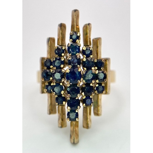 189 - A vintage, 14 K yellow gold ring with a crown of Ceylon, round cut, vivid dark blue sapphires, arran... 