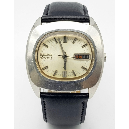 A Vintage Seiko (7006-5000) Automatic Gents Watch. Black leather strap ...