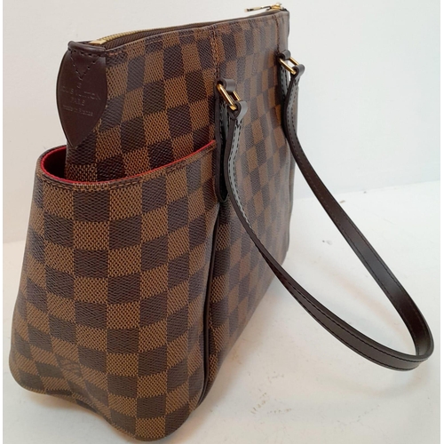 102 - A Louis Vuitton Damier Ebene 'Totally PM' Shoulder Bag. Leather exterior with gold-toned hardware, t... 