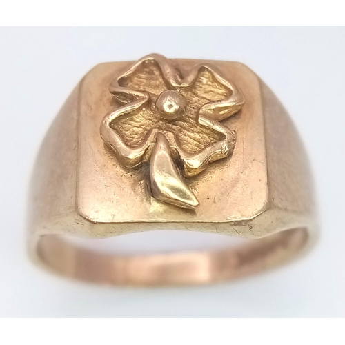 277 - A 9K YELLOW GOLD 4 LEAF SHAMROCK CLOVER RING. 3.5G. SIZE P.