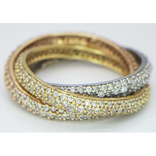 40 - AN 18K 3 COLOUR GOLD TRIPLE DIAMOND SET BAND RING. 2.70CT. 7.8G. SIZE Q.