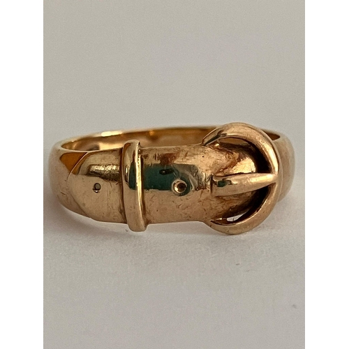 91 - 9 carat YELLOW GOLD, BELT & BUCKLE RING. Full UK hallmark. 2.9 grams. Size O.