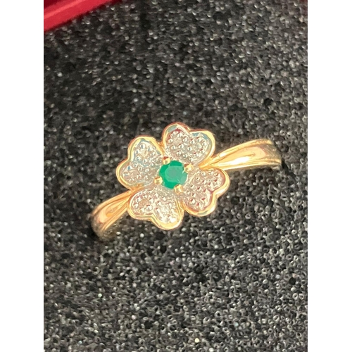 216 - 9 carat ‘Four leaf clover’ GOLD RING Set with DIAMONDS and EMERALD. Full hallmark. Complete with rin... 