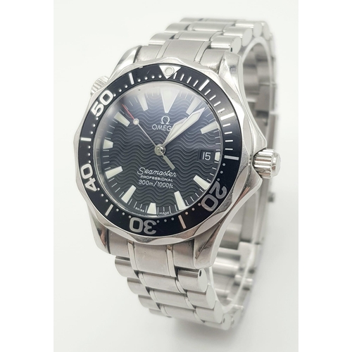 128 - An Omega Seamaster Professional Quartz Gents Watch. Model 22625000. Calibre - 1538 - Manufactured ea... 