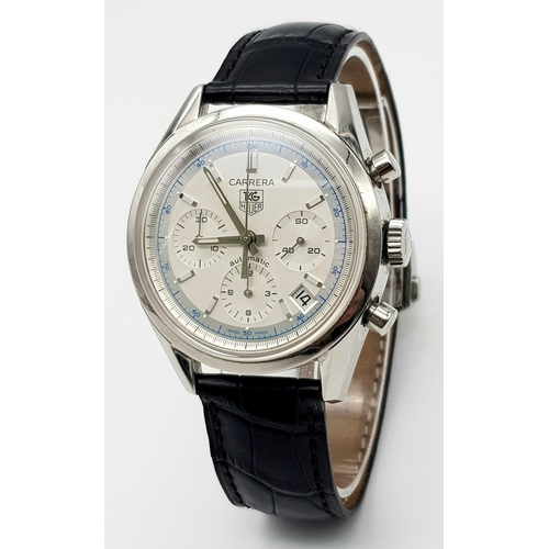 227 - A Tag Heuer Carrera Automatic Chronograph Gents Watch. Black leather Tag strap. Stainless steel case... 