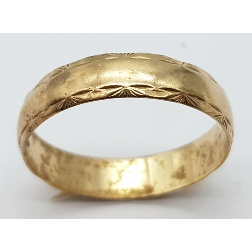 414 - A Vintage 9K Yellow Gold Band Ring. 5mm. 2.4g weight.