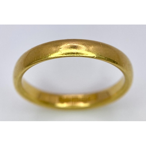 429 - A Vintage 22K Yellow Gold Band Ring. 3mm. 3.6g. Full UK hallmarks.