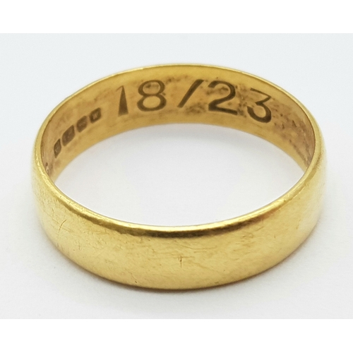 73 - A Vintage 18K Yellow Gold Band Ring. 5mm width. Size O. 3.51g weight. Full UK hallmarks.