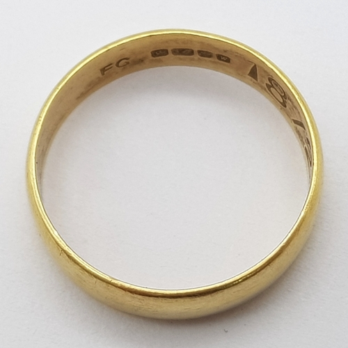 73 - A Vintage 18K Yellow Gold Band Ring. 5mm width. Size O. 3.51g weight. Full UK hallmarks.