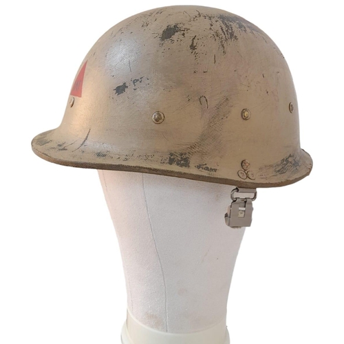 524 - Gulf War 1 (Desert Storm) Iraqi M80 Imperial Guard Helmet.