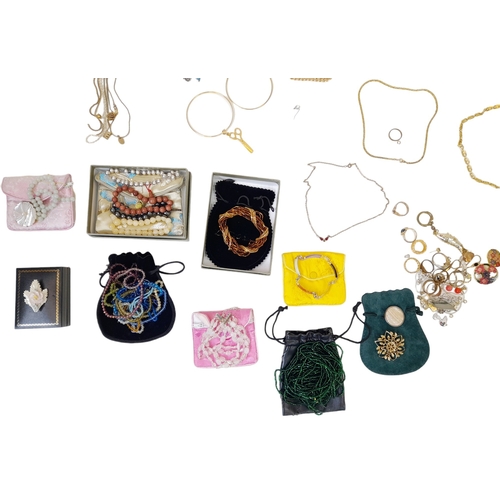 206 - A treasure chest of upmarket costume jewellery, including: Pendants, bracelets, earrings and rings. ... 