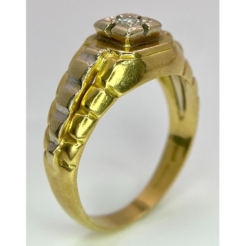 102 - AN 18K TWO COLOUR ROLEX STYLE DIAMOND RING. 6.8G. SIZE P.