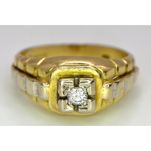 102 - AN 18K TWO COLOUR ROLEX STYLE DIAMOND RING. 6.8G. SIZE P.