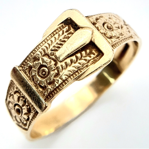 422 - A 9 K yellow gold ornate ring with belt and Buckle design, size: Y, weight: 4 g.