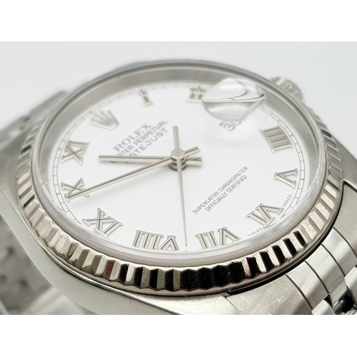 256 - A ROLEX OYSTER PERPETUAL DATEJUST GENTS WATCH IN STAINLESS STEEL WITH WHITE DIAL AND ROMAN NUMERALS ... 