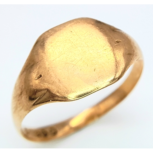 401 - A 9 K yellow gold cygnet ring , size: Q, weight: 2.3 g.