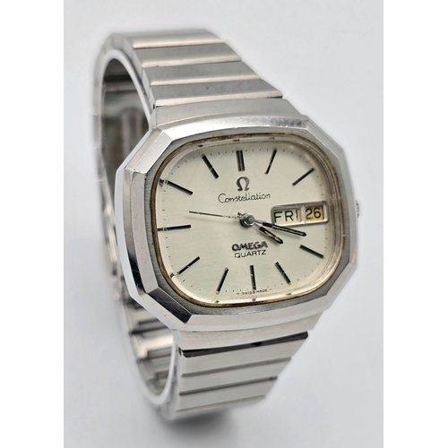 326 - A Vintage (1970s) Omega Constellation Quartz TV Shaped Gents Watch. Stainless steel bracelet and cas... 