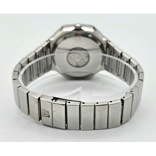 326 - A Vintage (1970s) Omega Constellation Quartz TV Shaped Gents Watch. Stainless steel bracelet and cas... 