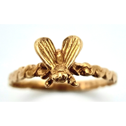 512 - A 18ct(tested as) Yellow Gold Bee Ring, size K, 1.4g weight

ref: SH1458I