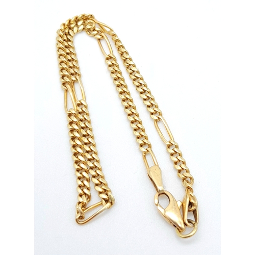 550 - A 14K GOLD HERRINGBONE LINKED BRACELET  .  5.2gms    22cms